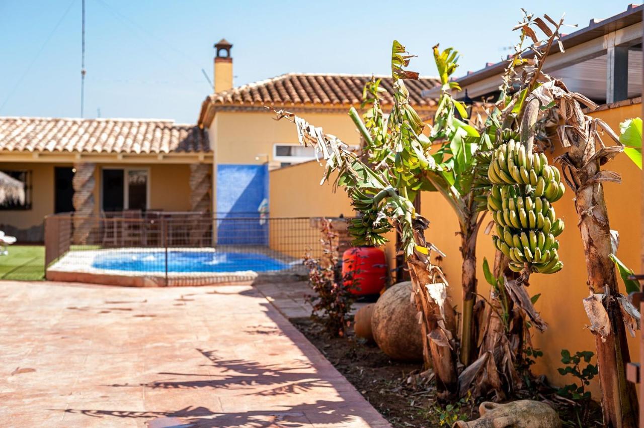 Chalet Rocio - Solo Familias โกนิล เด ลาฟรอนเตรา ภายนอก รูปภาพ