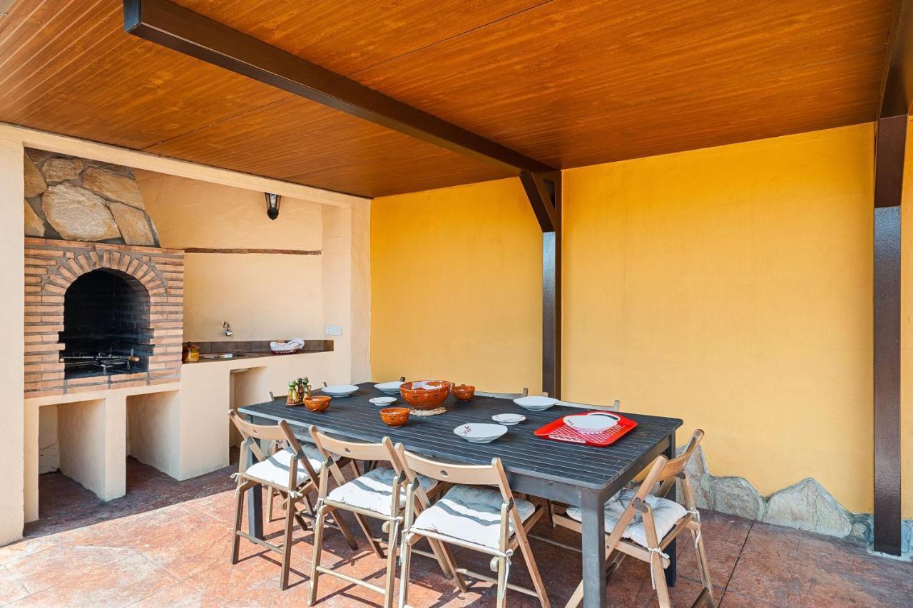 Chalet Rocio - Solo Familias โกนิล เด ลาฟรอนเตรา ภายนอก รูปภาพ