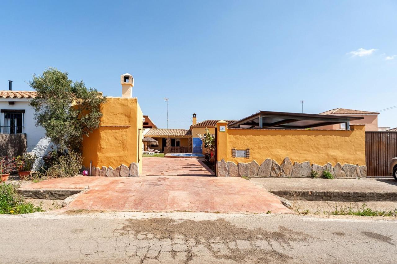 Chalet Rocio - Solo Familias โกนิล เด ลาฟรอนเตรา ภายนอก รูปภาพ