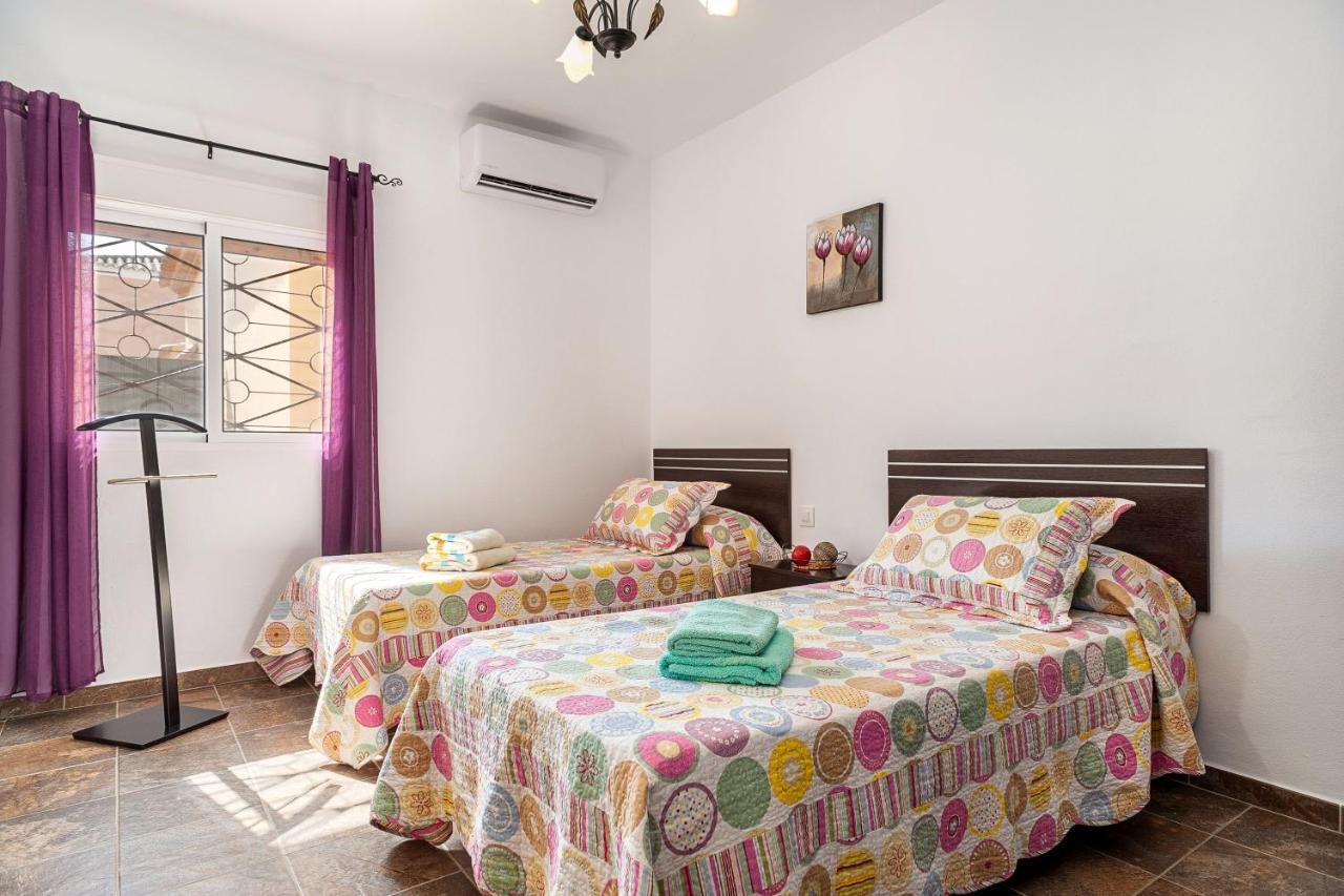 Chalet Rocio - Solo Familias โกนิล เด ลาฟรอนเตรา ภายนอก รูปภาพ