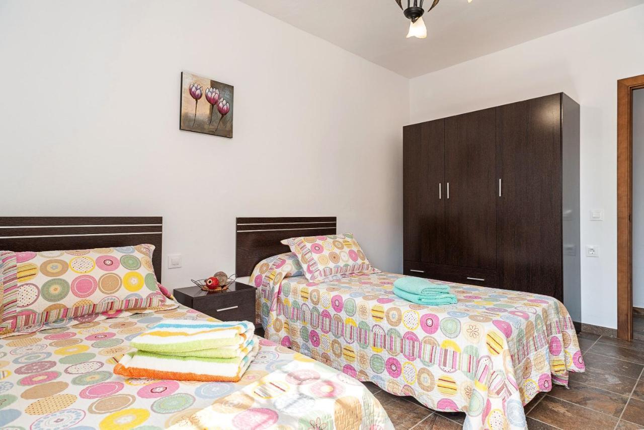 Chalet Rocio - Solo Familias โกนิล เด ลาฟรอนเตรา ภายนอก รูปภาพ