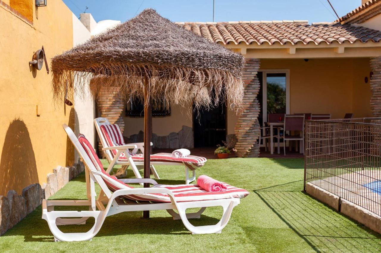 Chalet Rocio - Solo Familias โกนิล เด ลาฟรอนเตรา ภายนอก รูปภาพ